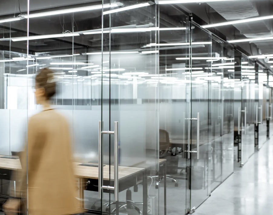 5 вдохновляющих советов по оформлению офисных помещений с помощью смарт-пленок