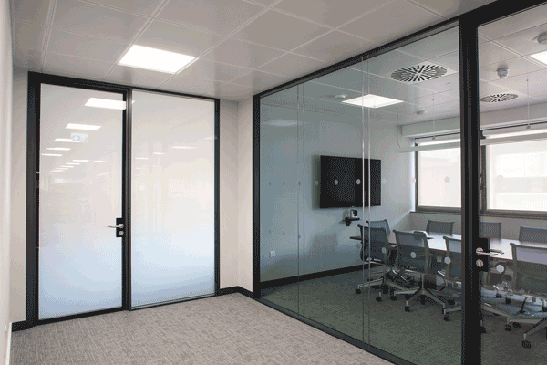 Интерактивная технология умного стекла