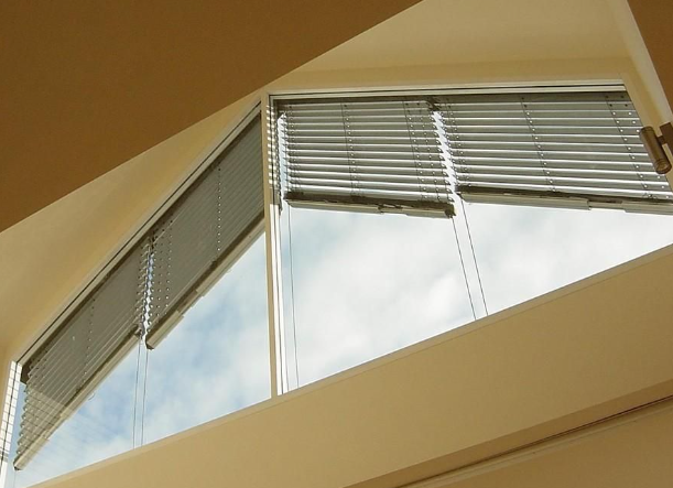 Венецианские (горизонтальные) угловые оттенки