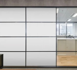 Самоклеящаяся смарт-пленка для дверей